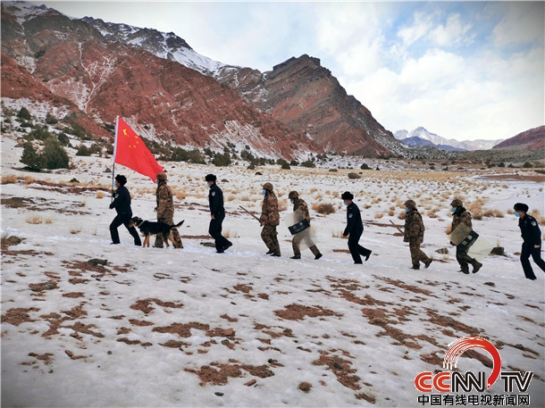  新疆克州：国庆我在岗      守护“不打烊”