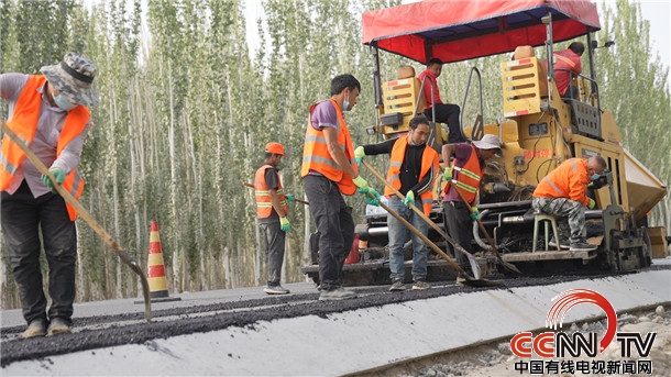 打造精品路   献礼二十大----新疆喀什公路管理局莎车分局路肩边坡硬化专项工程圆满收尾